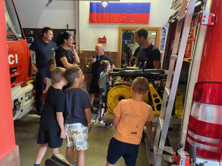 Razgibano, živahno, razigrano, počitniško, … (6)